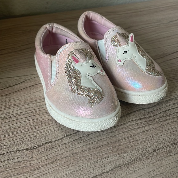 Cat & Jack size 6 shoe - Picture 2 of 4